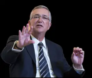 Salinas Pliego propone "mesa de diálogo" a Sheinbaum, en pleno conflicto por impuestos