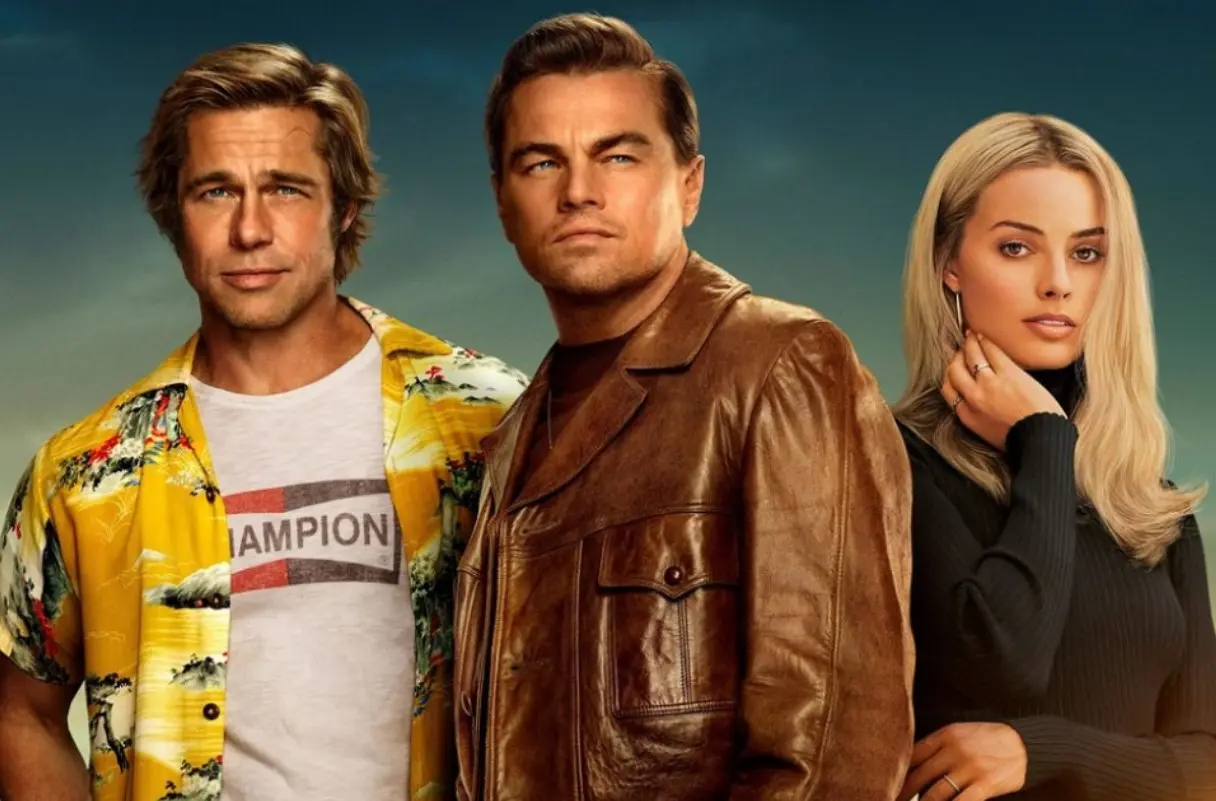 Había una vez en Hollywood (1 de octubre). Hollywood, 1969. Mientras un actor y su doble evalúan su futuro en Los Ángeles, la pareja del momento llega a la casa de al lado.