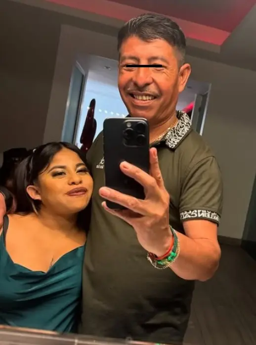 Rechazó los señalamientos sobre los abusos en su contra y defendió su relación a pesar de la diferencia de edad con su pareja. X.