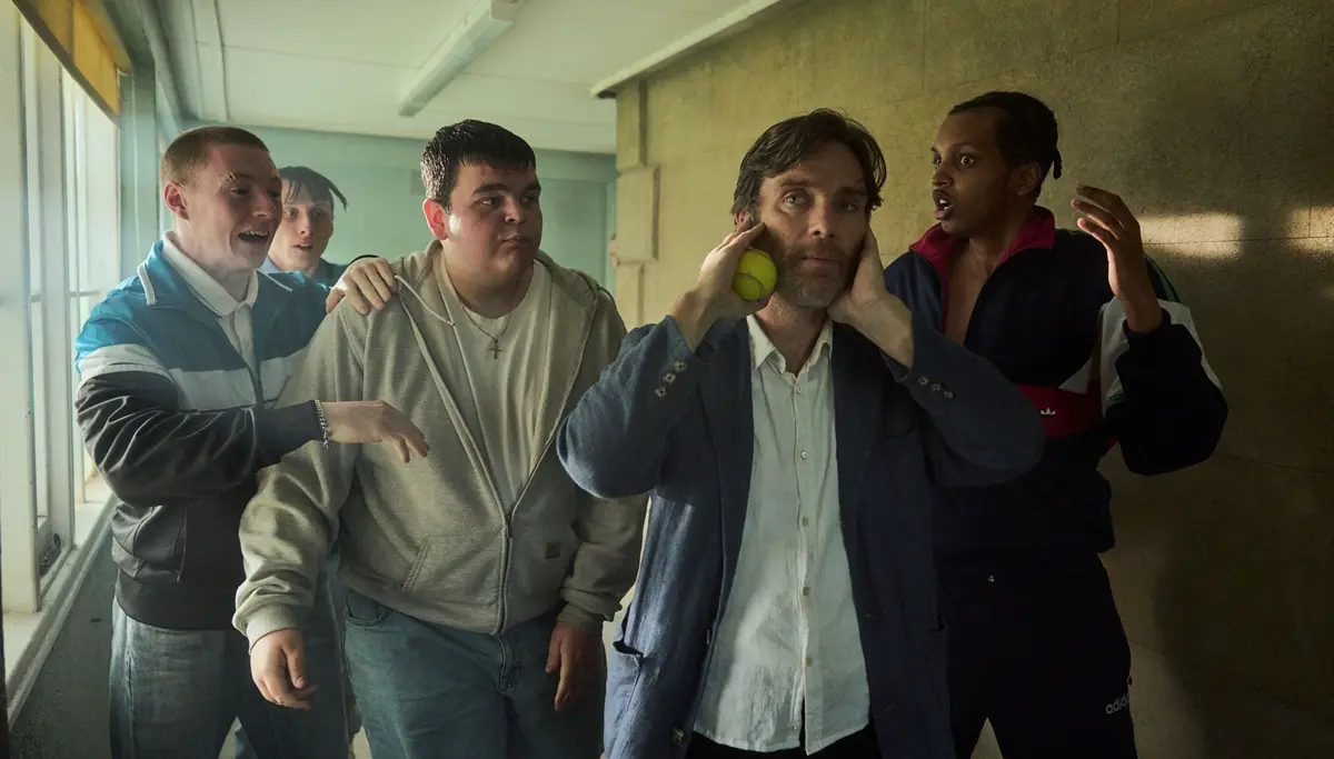 Steve (3 de octubre). En un intenso día, el dedicado director de una escuela orientada a la rehabilitación lucha por mantener a raya a sus alumnos, mientras carga con el peso de sus propios problemas.