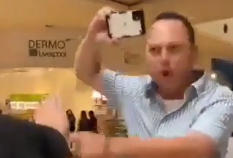 "Lord Volumen": sujeto apaga bocinas y golpea a músicos en Irapuato "Lord Volumen": sujeto apaga bocinas y golpea a músicos en Irapuato