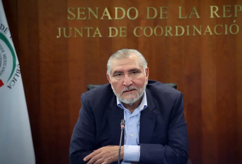 Son las filtraciones, revelaciones y reclamos surgidos desde el interior de la 4T lo que ha colocado a Adán Augusto en el ojo del huracán.