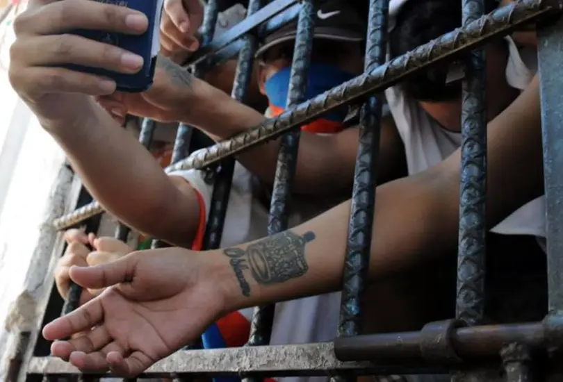 El grupo nació a principios de los años 2000 dentro del Centro Penitenciario de Aragua, también conocido como Tocorón, ubicado en Venezuela. El grupo nació a principios de los años 2000 dentro del Centro Penitenciario de Aragua, también conocido como Tocorón, ubicado en Venezuela.