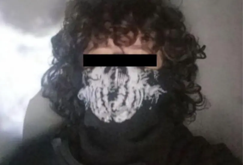 En cuestión de minutos, atacó a Jesús Israel, un estudiante de 16 años, causándole una herida mortal. En cuestión de minutos, atacó a Jesús Israel, un estudiante de 16 años, causándole una herida mortal.