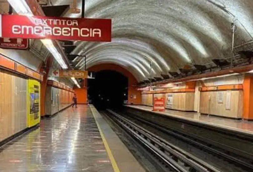 Tragedia en el Metro: Mujer muere tras ser golpeada por tren en la Línea 7
