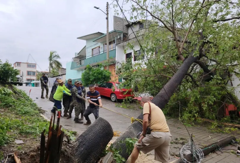 Priscilla se convierte en hurac&aacute;n y amenaza estos estados.