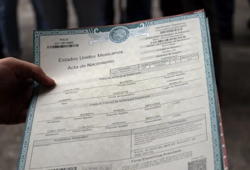 El trámite tiene un costo variable dependiendo del estado, ya que cada entidad establece su propia tarifa.