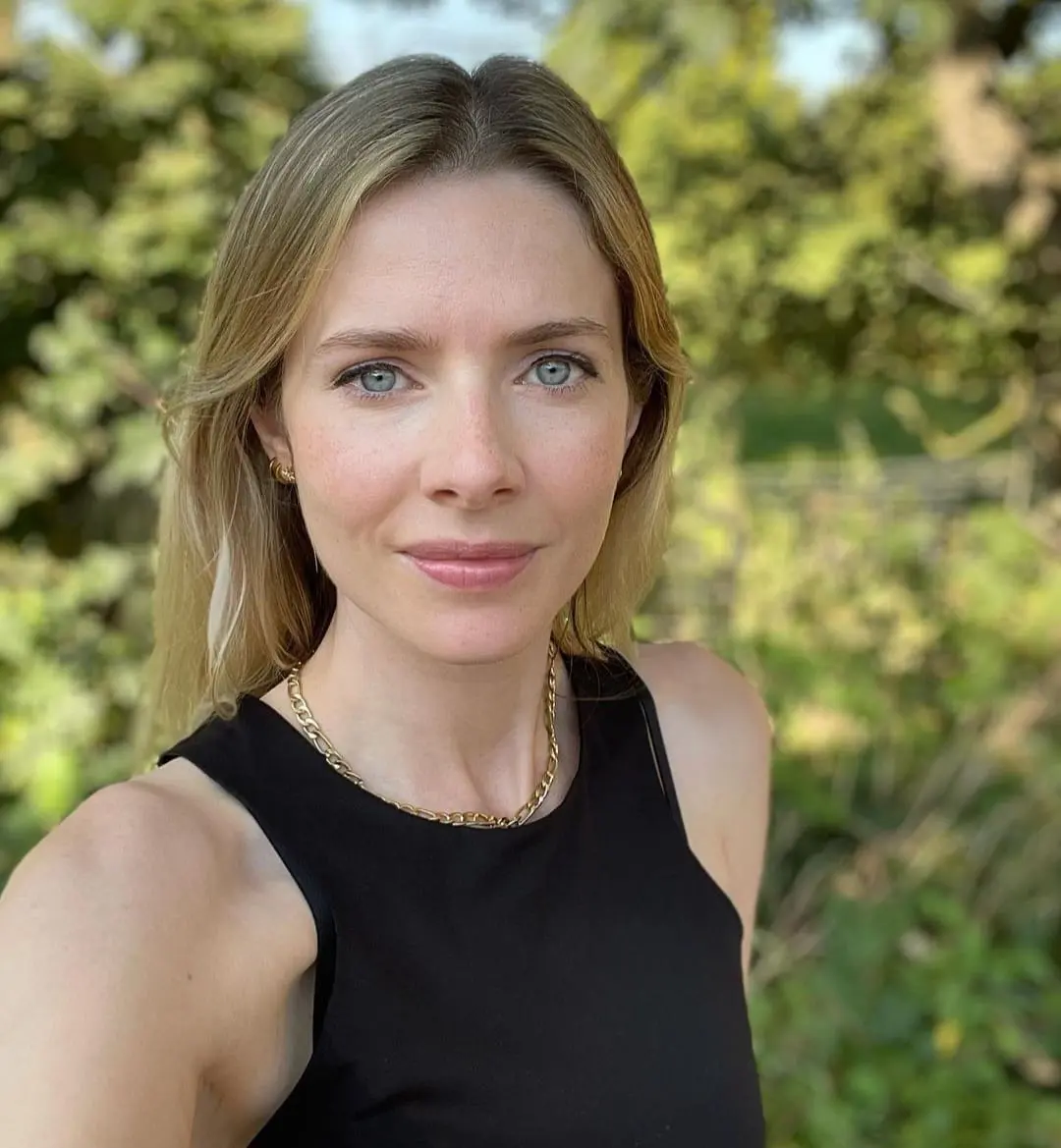 En los últimos años, ha participado en películas como 'Por amor o por dinero', 'Segundo origen' y 'Beautiful Devils'.