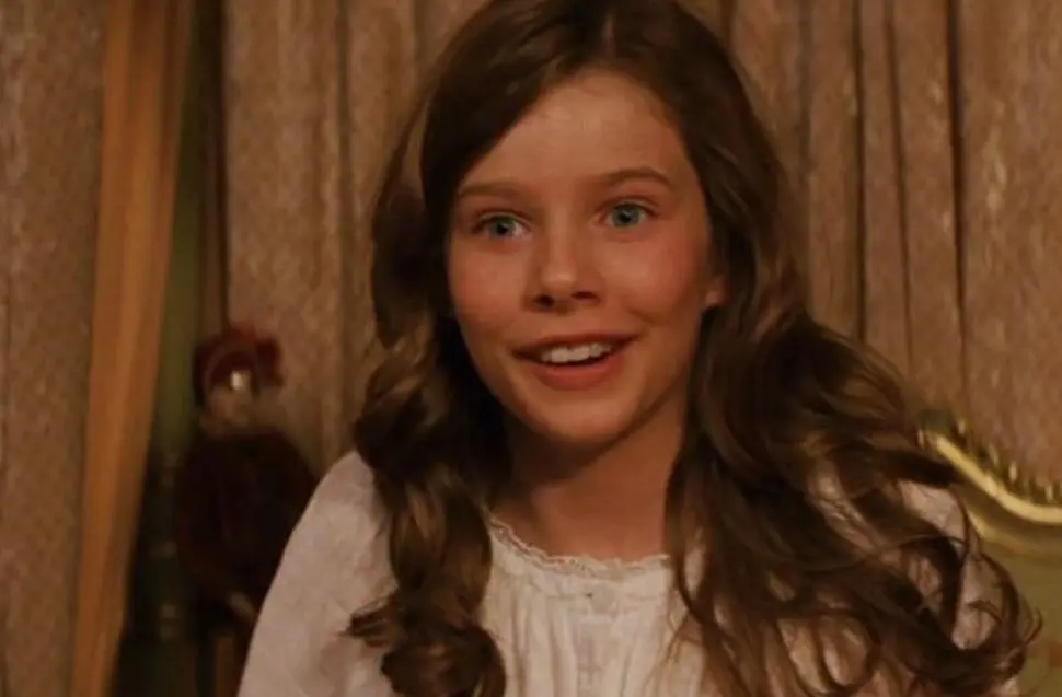 En la película, Rachel Hurd-Wood interpretaba a Wendy, una niña que les cuenta historias sobre el Capitán Garfio a sus hermanos para entretenerlos.