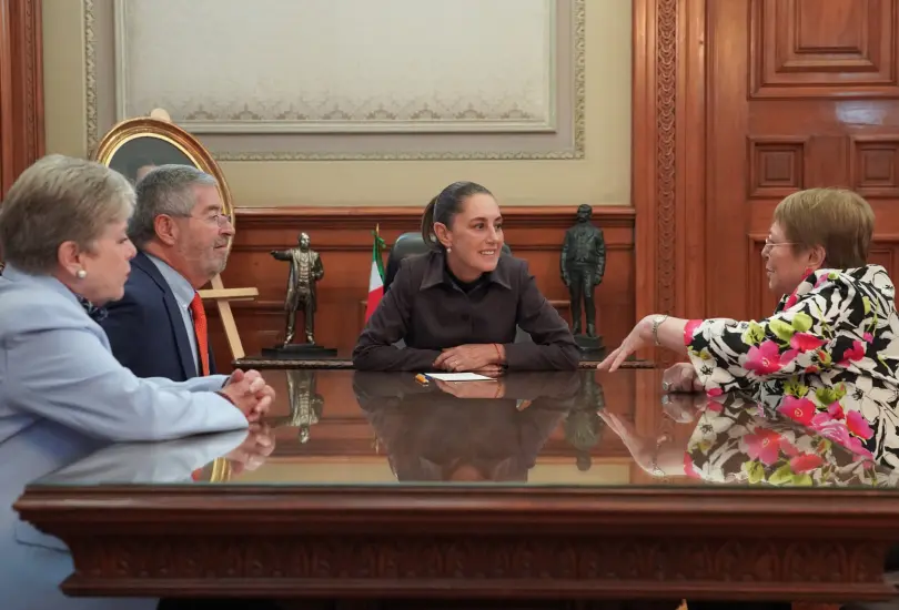 Sheinbaum y Michelle Bachelet se reúnen para dialogar sobre liderazgo femenino