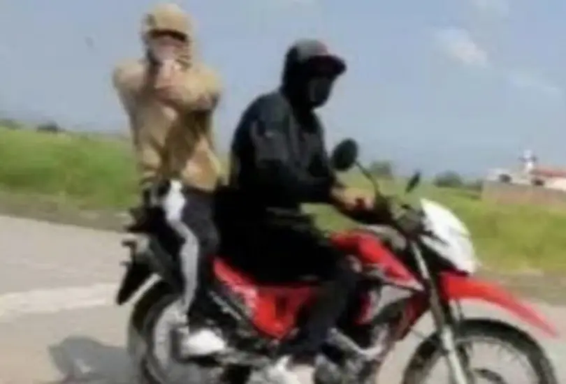 Así fue el momento en que el hombre fue atacado a balazos. Así fue el momento en que el hombre fue atacado a balazos.