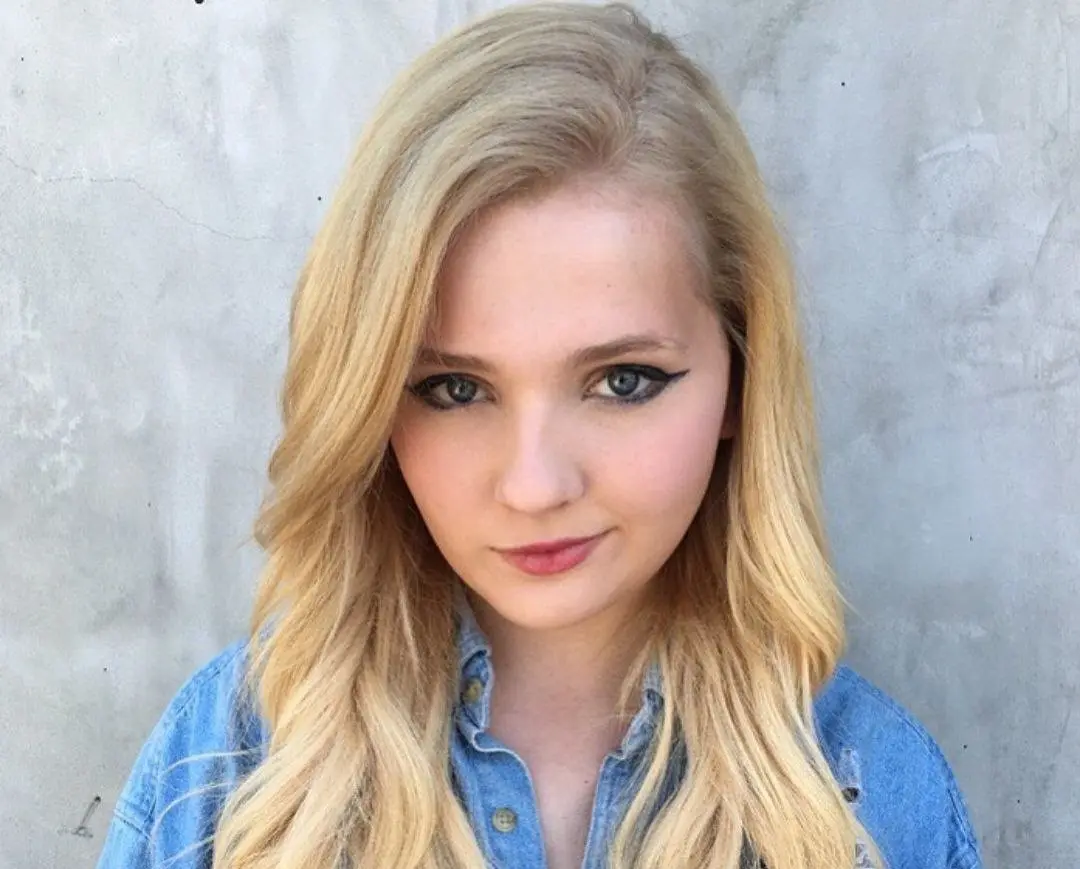 Ha trabajado junto a grandes figuras de Hollywood, como Julia Roberts, Meryl Streep y Emma Roberts.