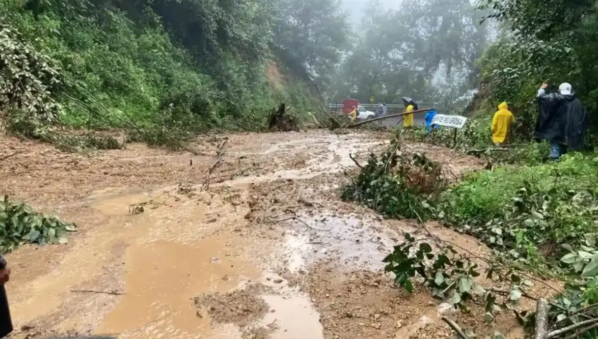 Deslave en la zona norte de Puebla. Especial