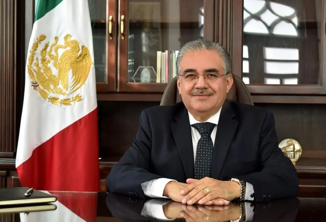 En medio de la conversación, el edil intentó justificar su gestión. X.