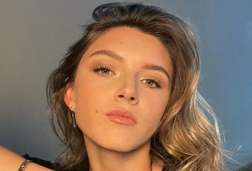 Ella es Antonia Mayer