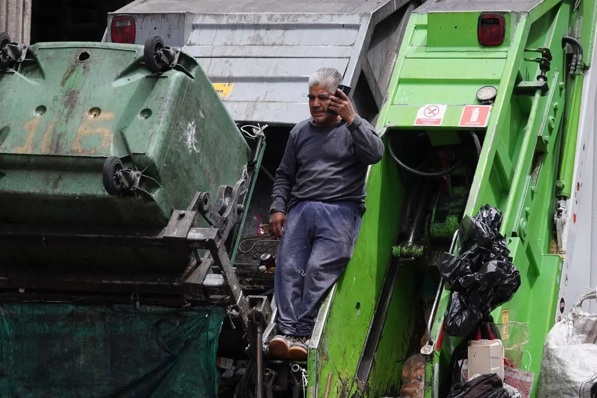 Uno de los mayores desafíos será modificar los hábitos ciudadanos, pues muchas personas creen que "no vale la pena separar si el camión lo mezcla". Cuartoscuro.
