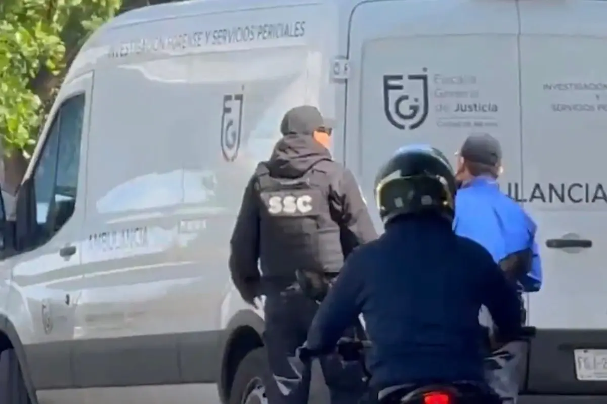 Las autoridades acudieron por el cuerpo del joven. N+.