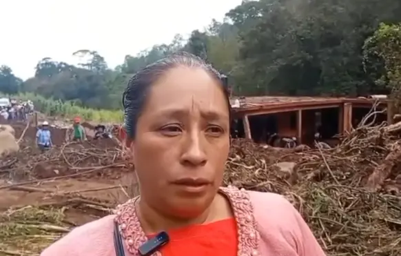 Enedina y su cuñada, Dolores Valdés Sosa, pidieron el apoyo de las autoridades para destapar los cauces y acceder a las zonas donde podría haber quedado sepultada la vivienda. Facebook.