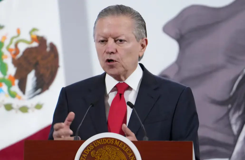 Arturo Zaldívar en conferencia de prensa en Palacio Nacional. Especial