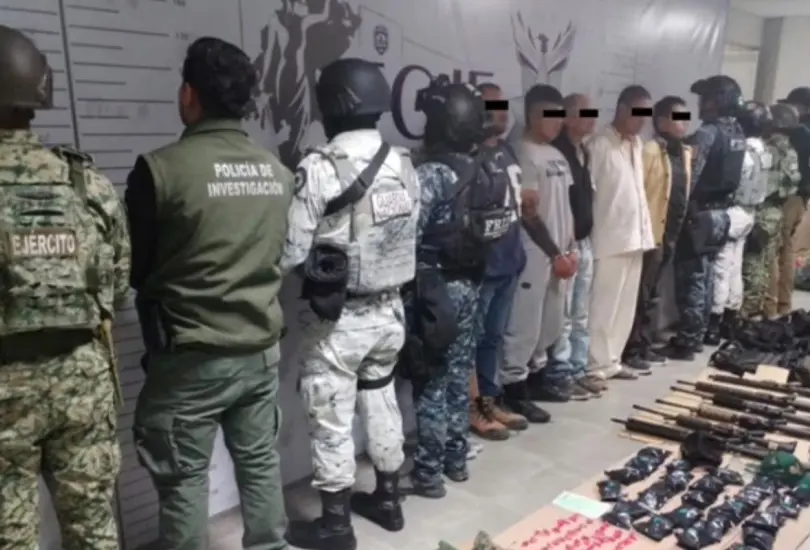 Detienen a "El Barca" con arsenal, drogas y uniformes tácticos Detienen a "El Barca" con arsenal, drogas y uniformes tácticos