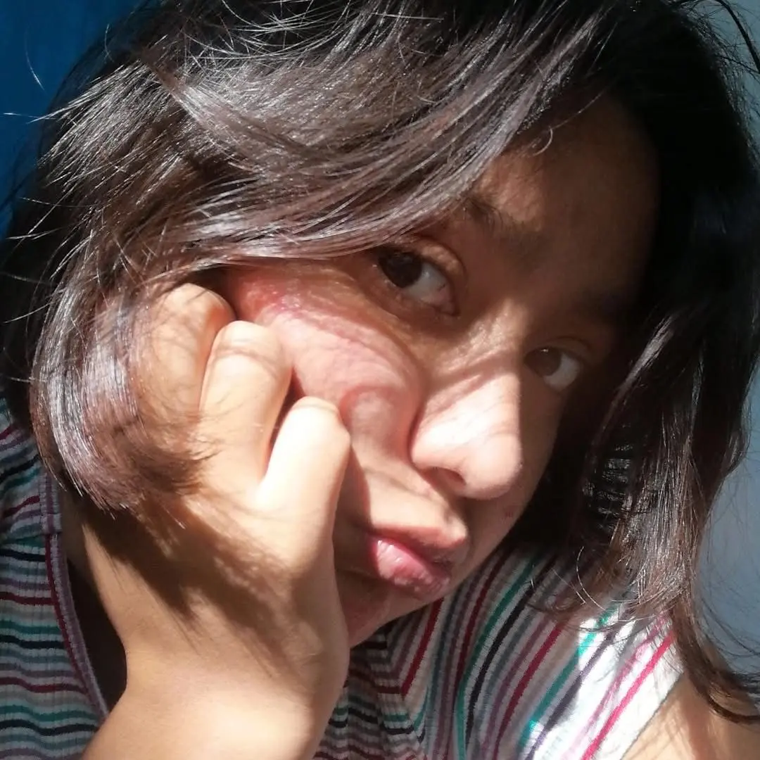 Negó categóricamente que su hermana hubiera dejado encerrada a la joven estudiante. X.