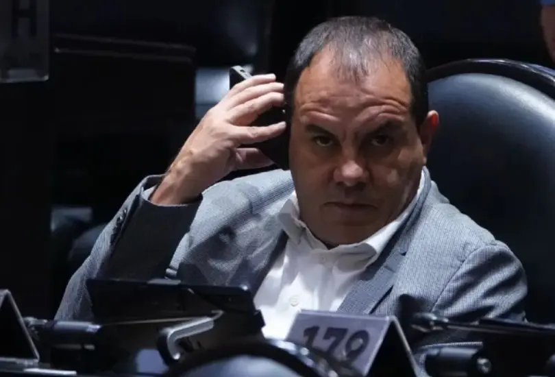 Cuauhtémoc Blanco dijo que asumirá las consecuencias tras ser captado jugando pádel en plena sesión de diputados. Cuauhtémoc Blanco dijo que asumirá las consecuencias tras ser captado jugando pádel en plena sesión de diputados.