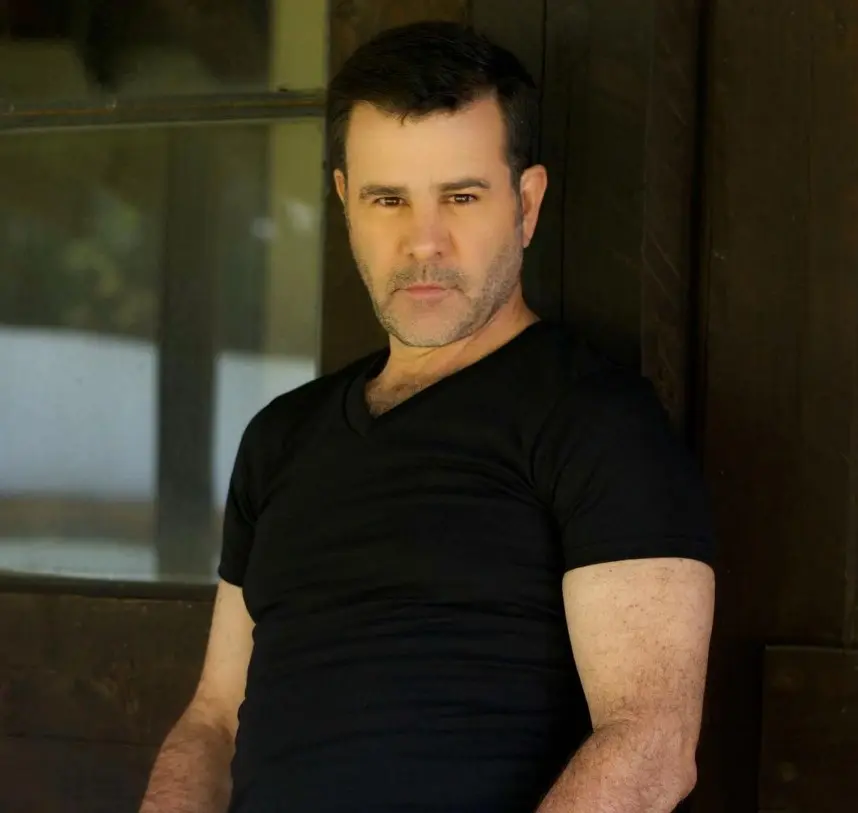 Ahora tiene 55 años, está casado con Biby Gaytán y tienen cinco hijos. Ha participado en series como Donde hubo fuego y Gloria Trevi: Ellas soy yo.