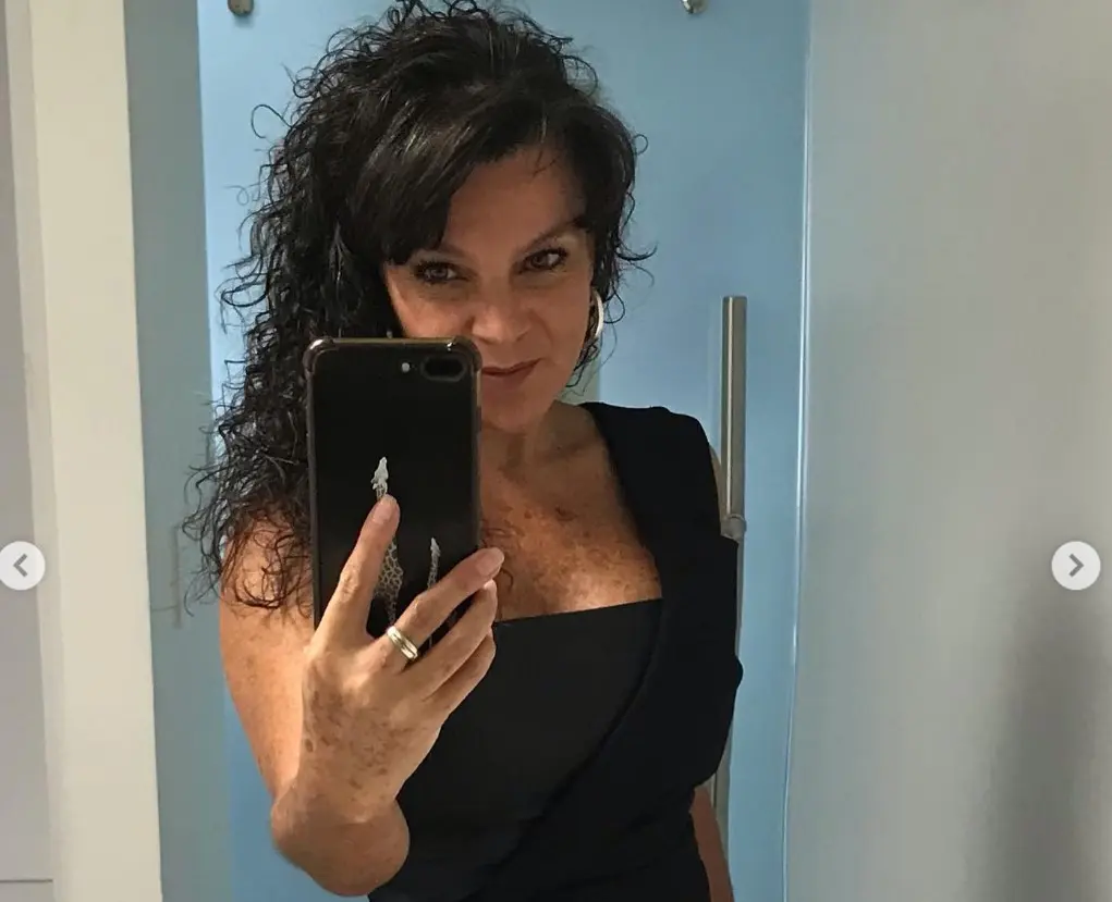 Ahora tiene 55 años, estuvo casada hasta 2019 con Pablo Perroni y tiene una hija. Mariana es dueña del teatro 'Milán' en la Ciudad de México y ha trabajado en diversas producciones teatrales y musicales.