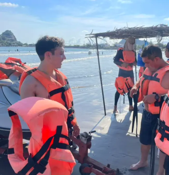 Su madre publicó las últimas fotos de Carlos Emilio antes de su desaparición. Facebook.