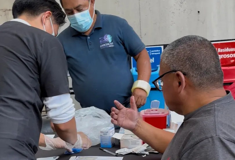 Se ofrecieron pruebas rápidas de antígeno prostático, VIH, sífilis y hepatitis, además de servicios de nutrición, salud mental, salud auditiva y entrega gratuita de lentes. Se ofrecieron pruebas rápidas de antígeno prostático, VIH, sífilis y hepatitis, además de servicios de nutrición, salud mental, salud auditiva y entrega gratuita de lentes.