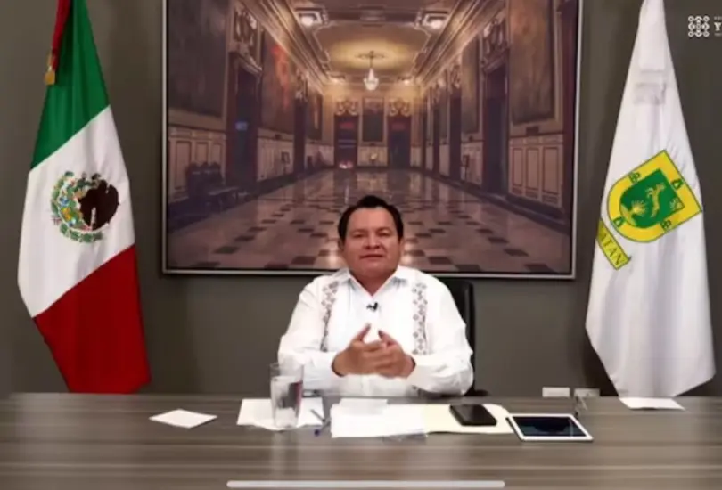 El gobernador de Yucatán fue albureado en vivo y el video se volvió viral. El gobernador de Yucatán fue albureado en vivo y el video se volvió viral.