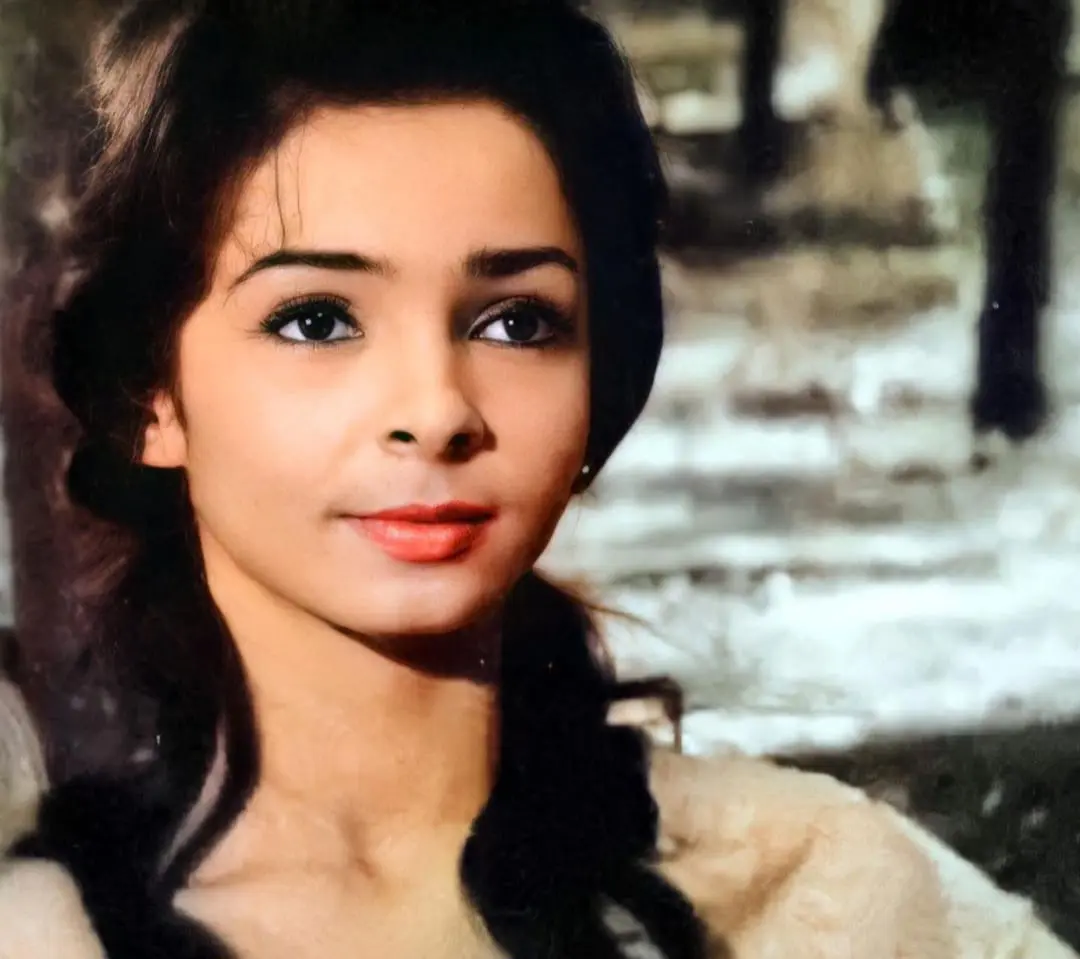 En 1967, actu&oacute; junto a Chad Everett en la pel&iacute;cula 'Return of the Gunfighter', marcando su incursi&oacute;n en el cine internacional.