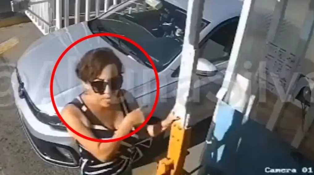 Al parecer la mujer no había pagado sus cuotas de mantenimiento, por eso se le impidió el acceso. Especial