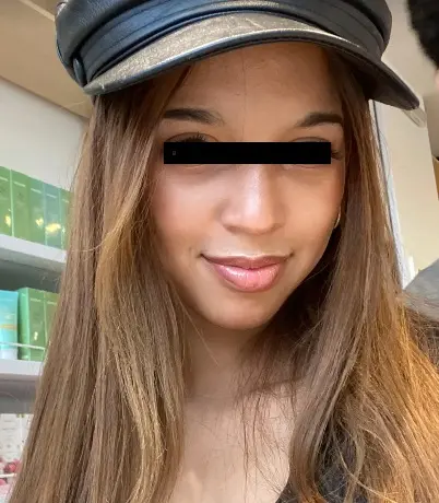 Nació en Venezuela, y tuvo una relación difíficl con su madre y hermano. Instagram.