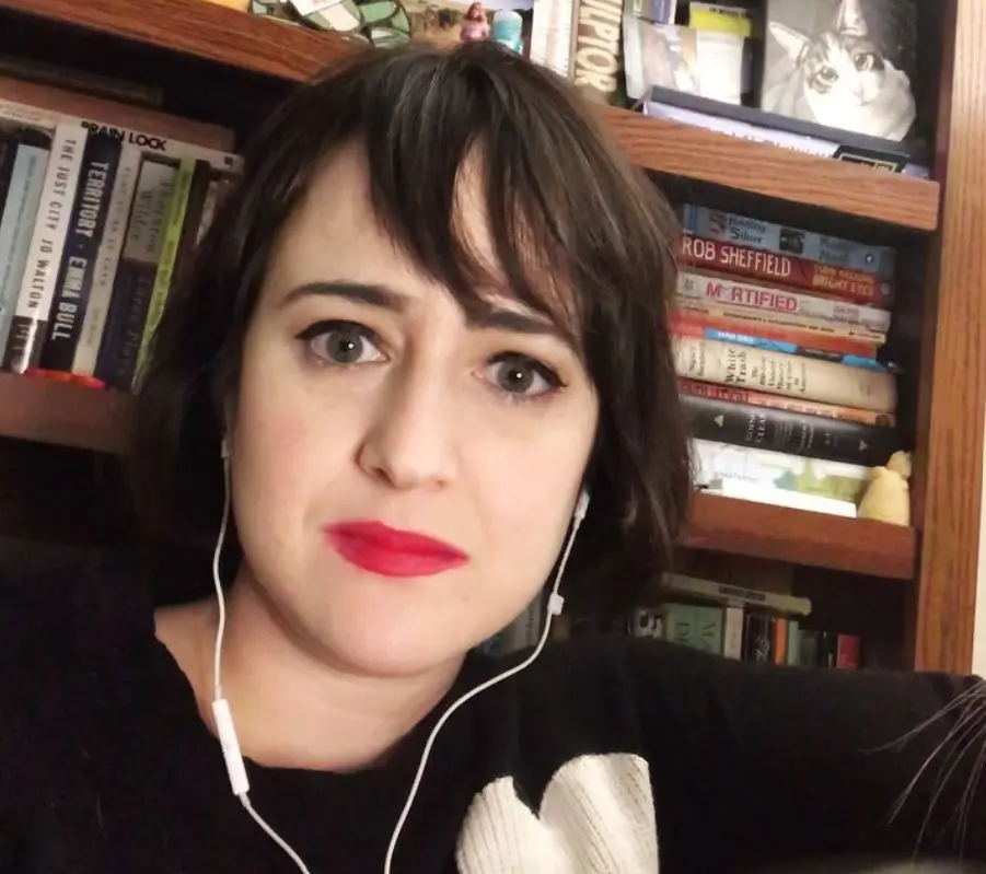 Comenzó a llamar la atención por sus interpretaciones y Danny DeVito la eligió para que protagonizara 'Matilda'.