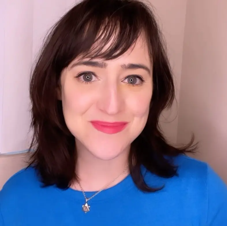 En 1993, debutó en el cine con la película 'Mrs. Doubtfire'.