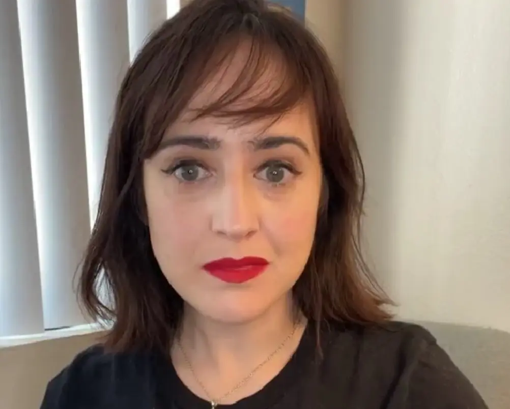 En 2016, hizo una pequeña aparición en la serie web 'Broad City'.