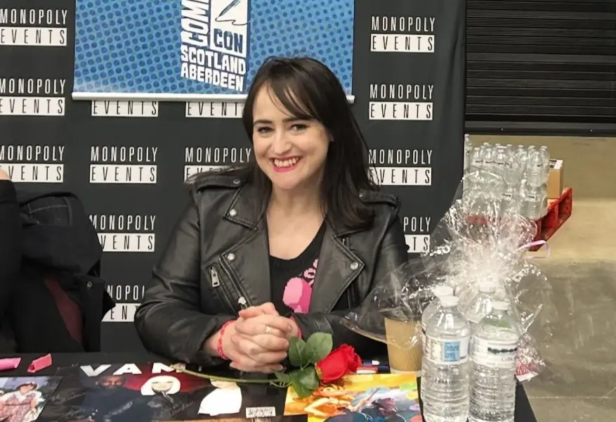 Ha relatado que, cuando creció, ya nadie la trataba de forma especial y solo le ofrecían papeles de la amiga graciosa de la adolescente guapa.