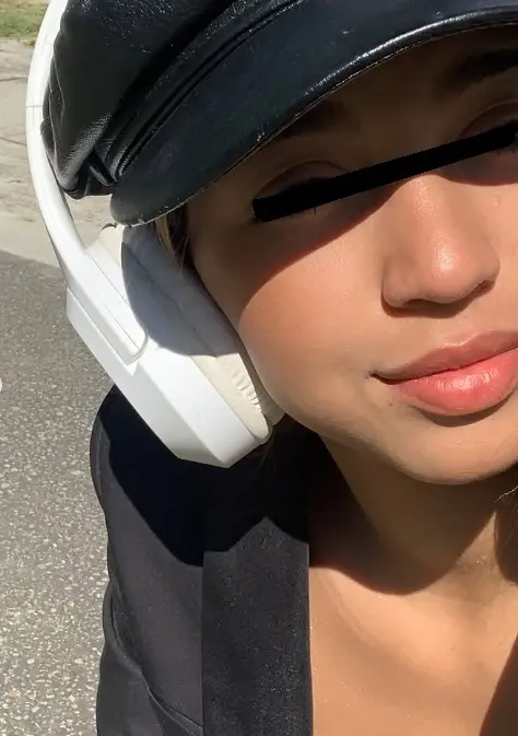 Otro testigo relató que la madre, visiblemente devastada, cruzó la vía entre gritos, sin fijarse en los automóviles que circulaban. Instagram.