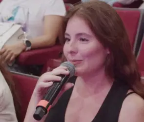 Funcionaria de Puerto Vallarta va a show de Franco Escamilla y confiesa que no trabaja