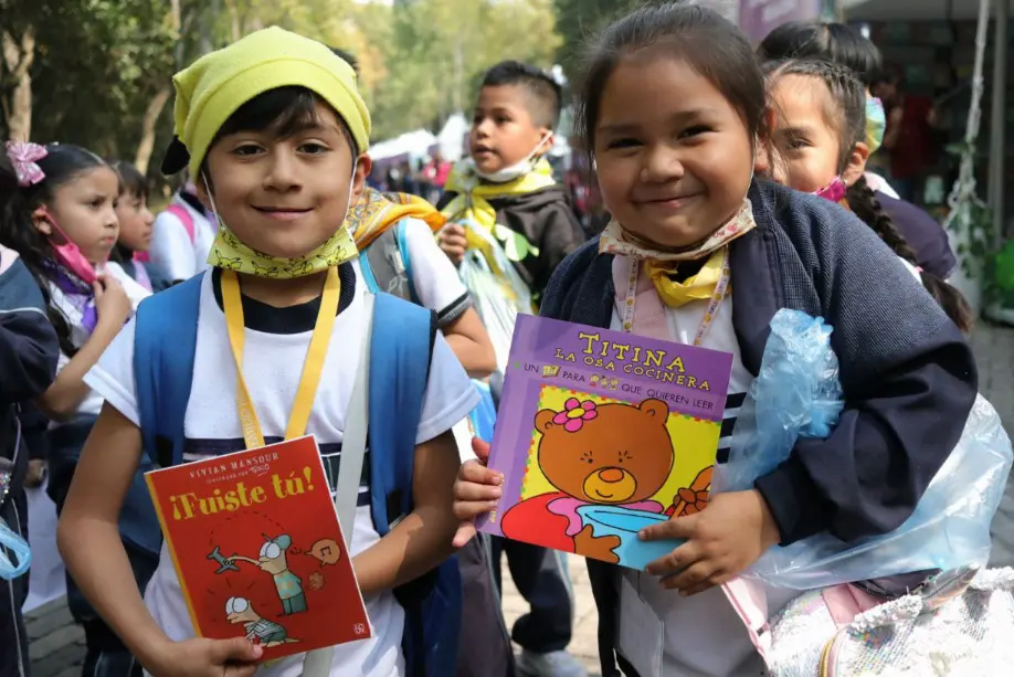Un espacio donde cada página es una puerta abierta a nuevos mundos. Facebook.