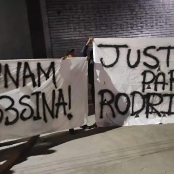 Me tiraron y pisaron la cabeza: Mejor amigo de Rodrigo Mondragón narra la brutal golpiza de los guardias de la UNAM Me tiraron y pisaron la cabeza: Mejor amigo de Rodrigo Mondragón narra la brutal golpiza de los guardias de la UNAM